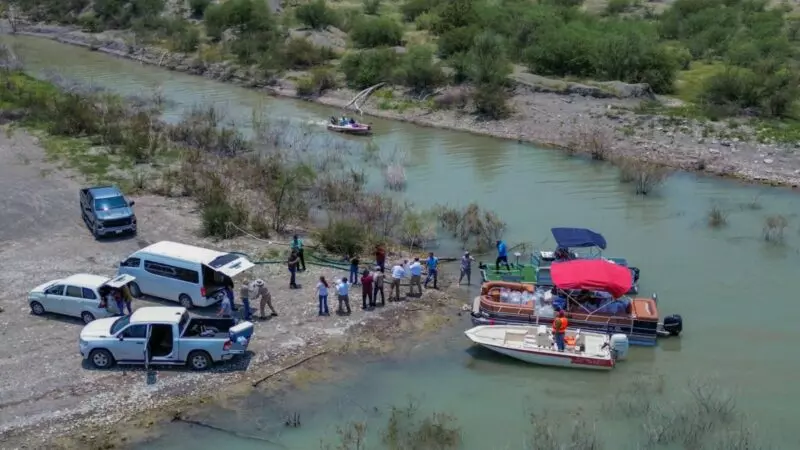 Siembran lobinas en la presa Vicente Guerrero para impulsar la pesca deportiva