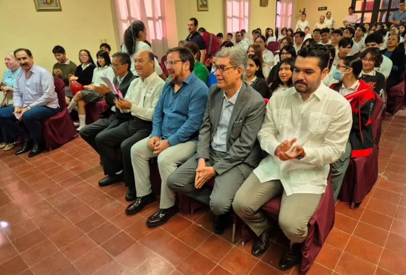 Reconoce secretario de Educación labor del Colegio San Juan Siglo XXI