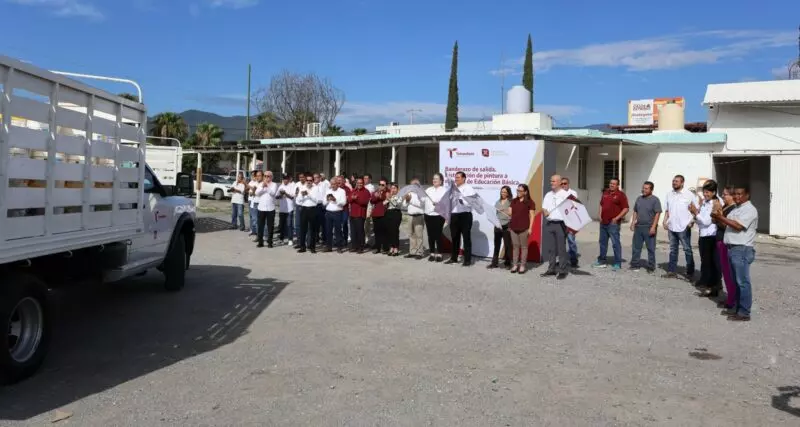 Da SET banderazo de salida a entrega de materiales de pintura para mantenimiento en escuelas