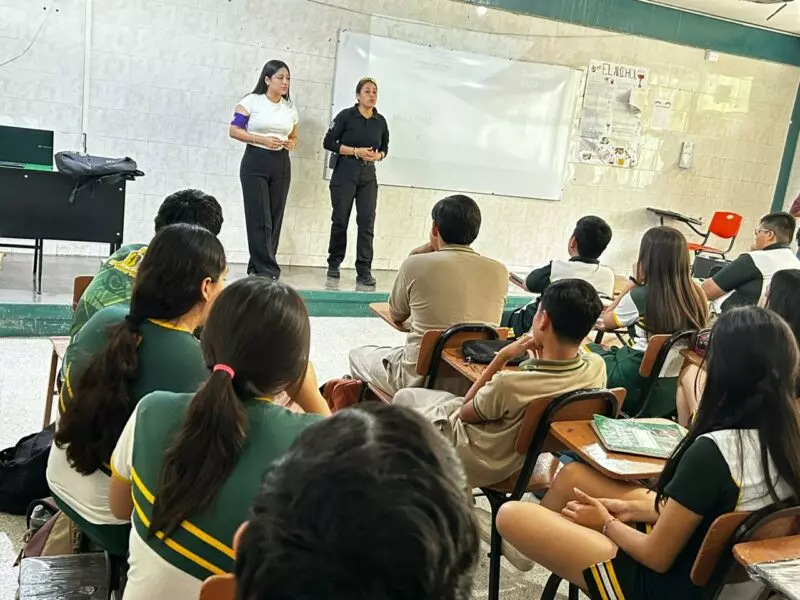 Previenen acoso escolar y cibernético en estudiantes de secundaria