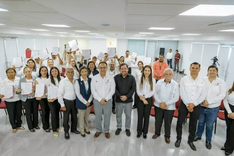 Entrega SET nombramientos de promoción a docentes y personal administrativo en Normales de Tamaulipas