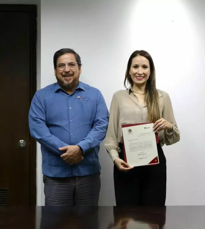 Reciben nombramientos nuevos titulares del Centro Estatal de Tecnología Educativa y Dirección de Formación y Superación Profesional de Docentes de la SET