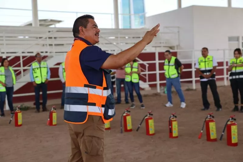 Capacitan a brigadistas de la Torre Bicentenario en medidas de seguridad
