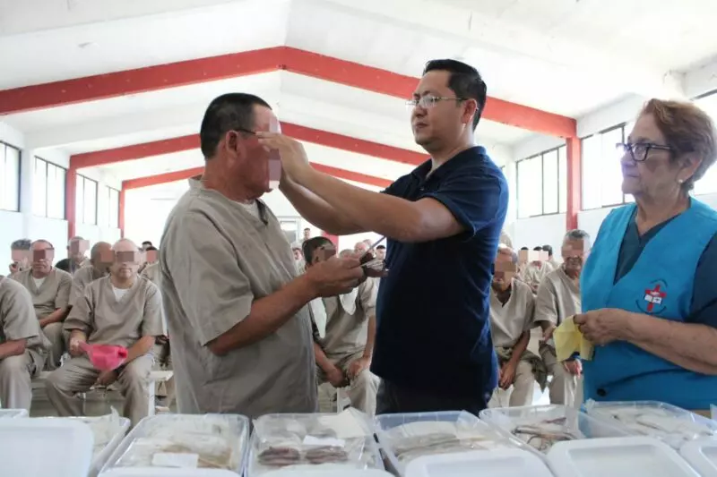 Reciben PPLs 160 pares de lentes en CEDES Matamoros