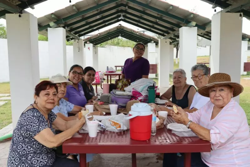 Realizan adultos mayores activación física y convivencia en instalaciones de Seguridad Pública