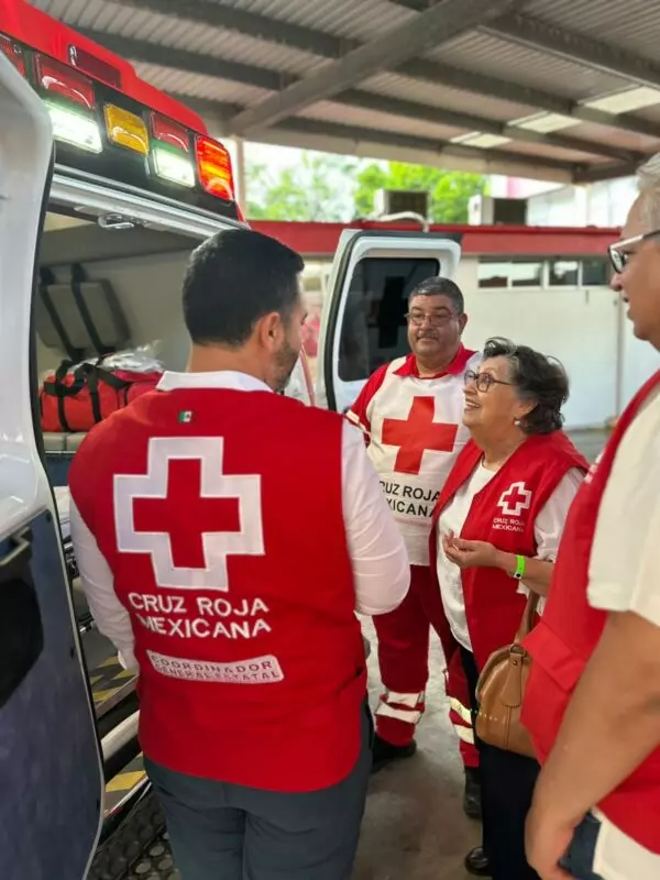 Cruz Roja Mexicana entrega tres ambulancias en la Zona Sur