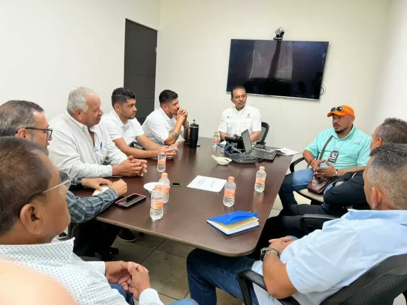Avanzan acuerdos para fortalecer pesca legal y ordenada en Playa Bagdad