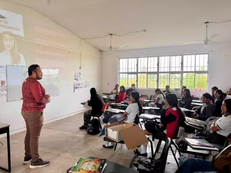 Lleva INJUVE campaña “Piénsalo Dos Veces” a Villa de Casas