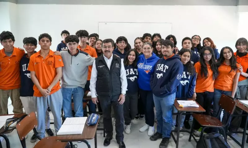 Constató rector logros y avances académicos de la Prepa 3 UAT
