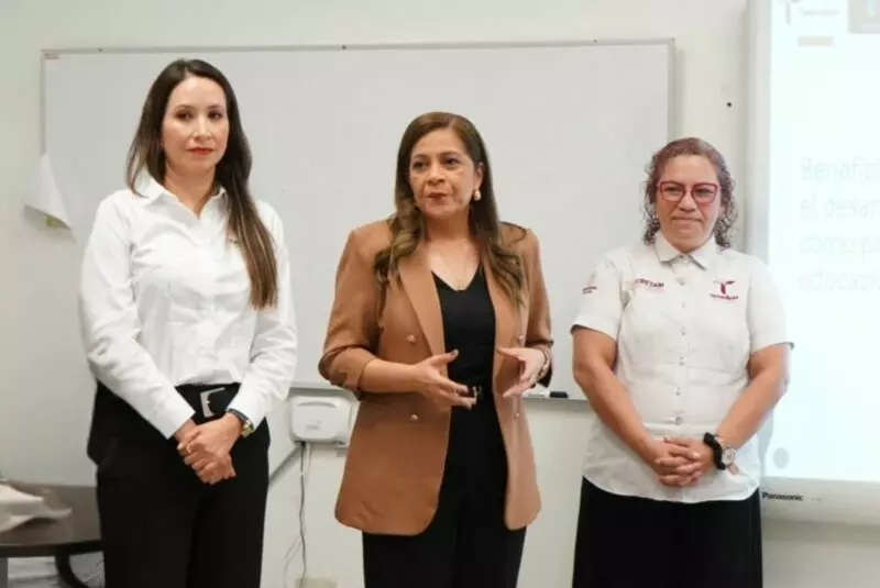 Capacita CRETAM a docentes para formar nuevos líderes educativos
