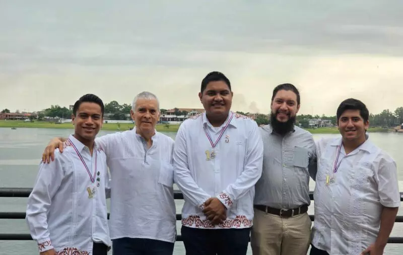 Triunfan estudiantes de la UT Altamira en Feria Científica en Paraguay