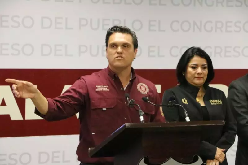 Anuncian acción judicial contra Cabeza de Vaca y su grupo