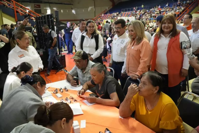 “Lentes con Corazón” reafirma vocación humanista de la UAT