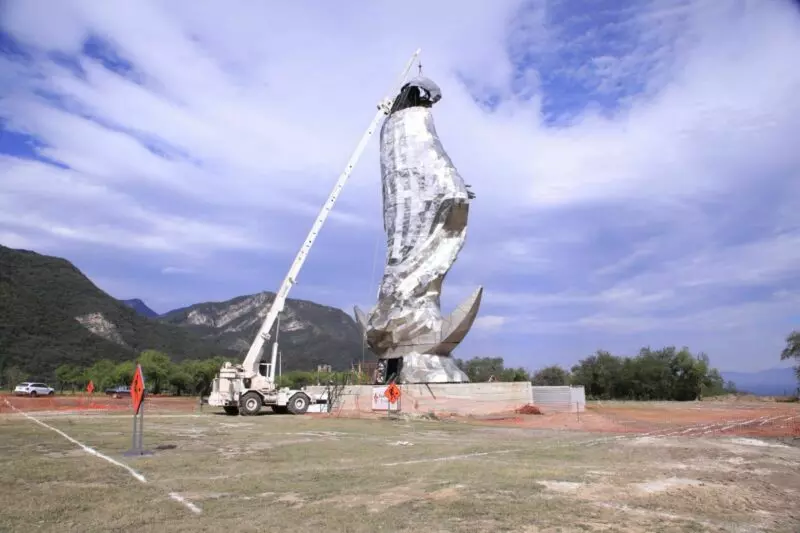 La escultura de la Virgen de la Misericordia avanza hacia su entrega; será inaugurada el próximo 12 de diciembre