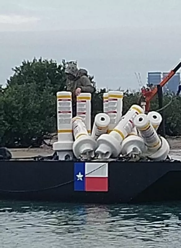 Detectan embarcaciones de EE. UU. colocando boyas en límite del río Bravo; Semar supervisa la zona