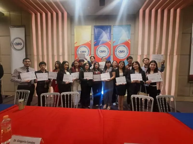 Actualizan a jóvenes de la UTTN en reformas aduaneras y arancelarias