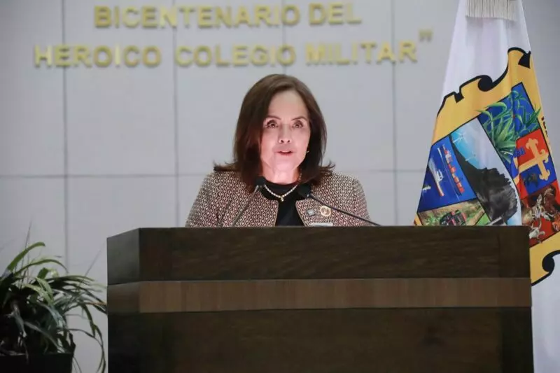 Propone Yuriria Iturbe educación financiera para beneficiarios de becas