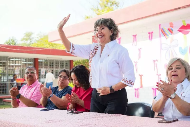 Agradecen maestros labor de SEBIEN