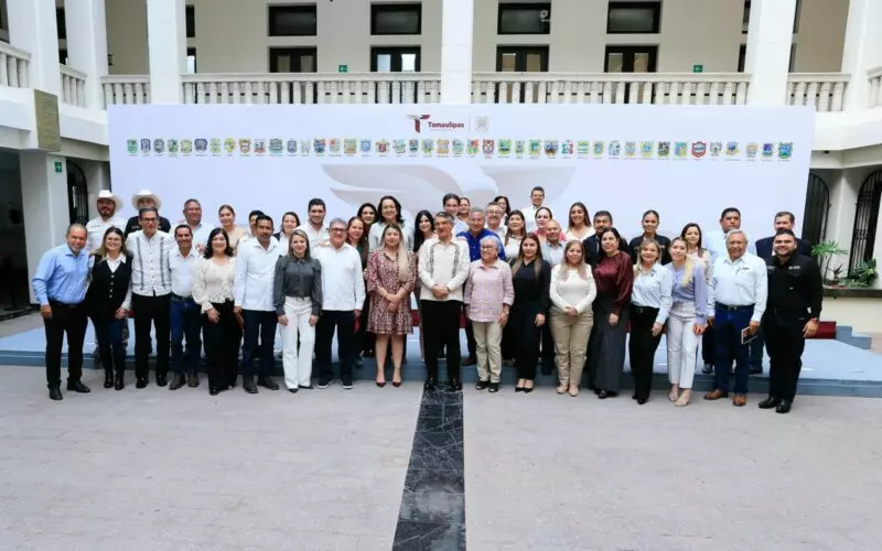 Recibe Américo cartera de proyectos 2026 y exhorta a munícipes a ejercer recursos con honestidad