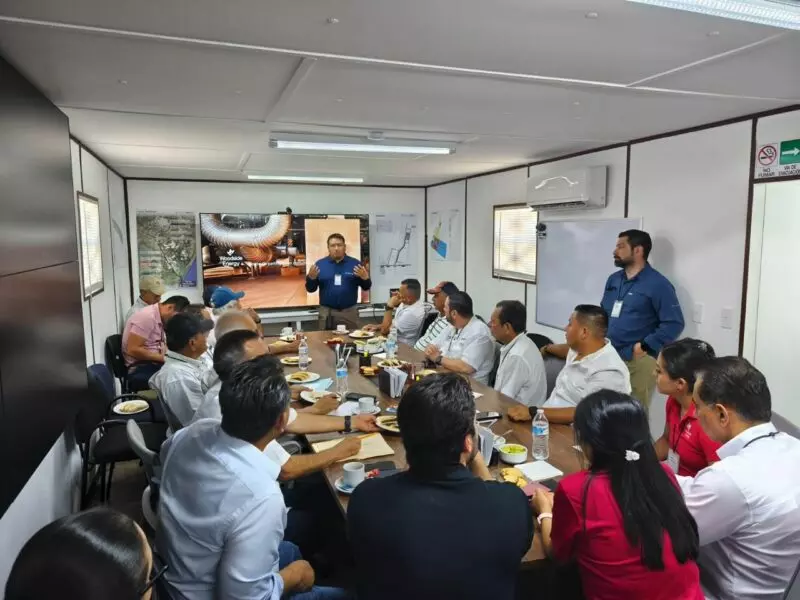 Sector pesquero y autoridades dialogan sobre proyecto energético en el golfo