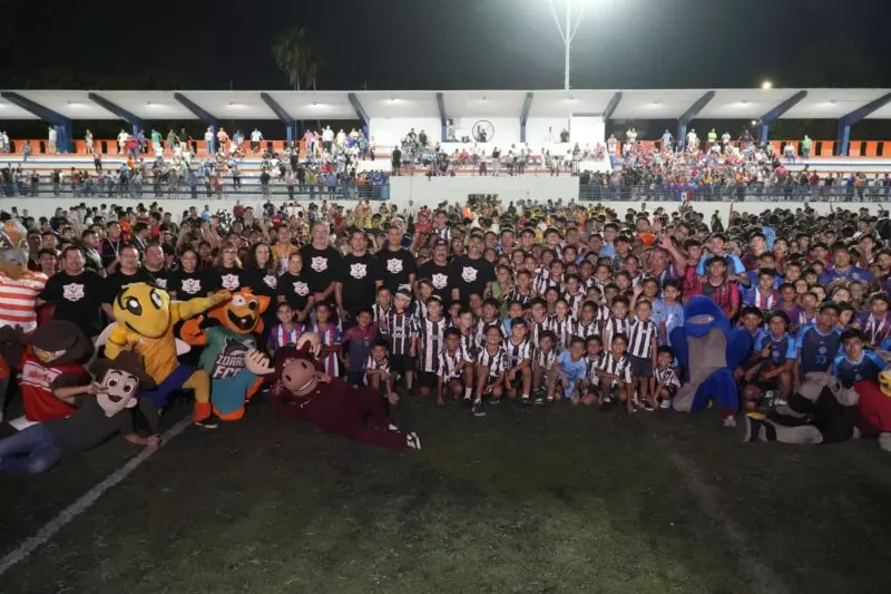 El rector inaugura la Copa UAT 2026 con Ricardo “Diablito” Chávez como invitado de honor