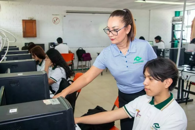 Proyecta docente del CONALEP Tamaulipas innovación educativa con IA a nivel internacional