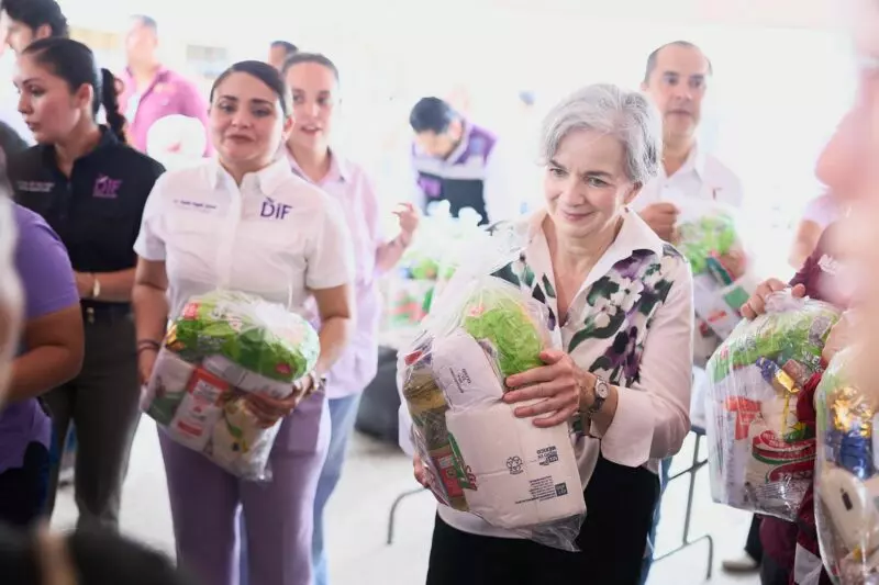 Américo y María de Villarreal benefician a miles en González a través de la brigada Transformando Familias