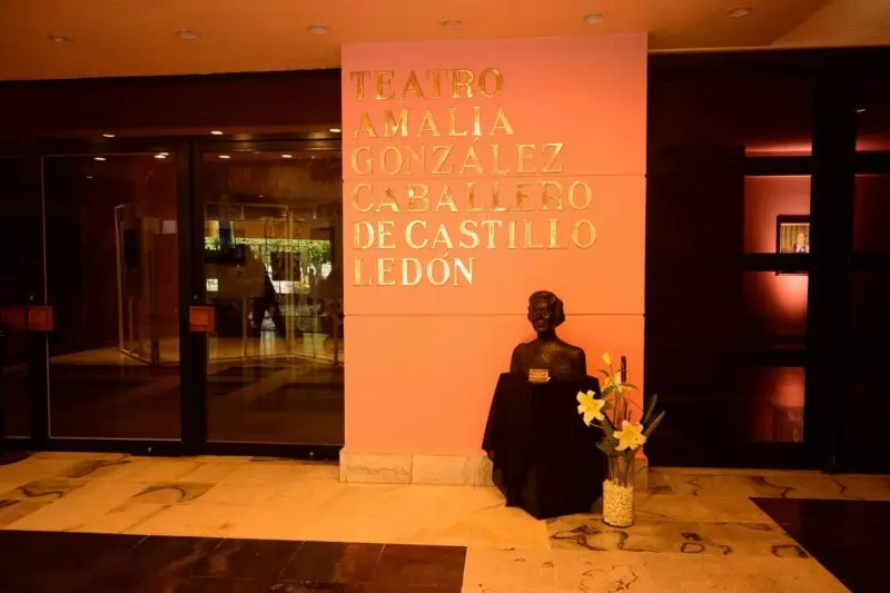 Reconocen con puesta en escena legado de Amalia González Caballero