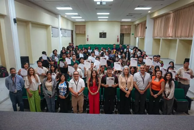 Respalda la UT Matamoros a estudiantes con becas para fortalecer permanencia escolar