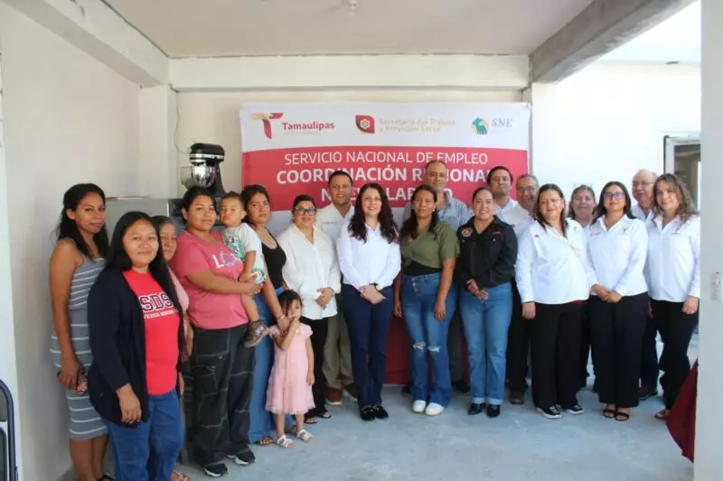 Fortalece STPS emprendimiento con entrega de equipo productivo a dos negocios de Nuevo Laredo