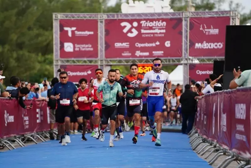 Conquistan el Triatlón Tamaulipas Eduardo Núñez y Fernanda Salazar