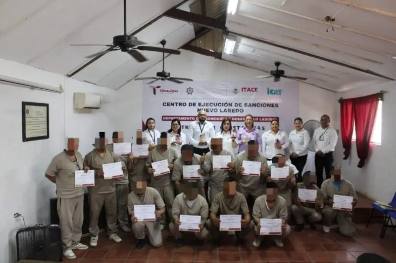 Reciben 67 PPLs del CEDES Laredo certificación por capacitaciones laborales