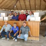 Entregan paquetes tecnológicos nutricionales a grupo de productores apícolas