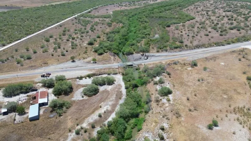 Rehabilita gobierno de Américo puente San Manuel en Abasolo