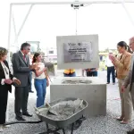 Pone Américo primera piedra del Centro de Bienestar de Jiménez